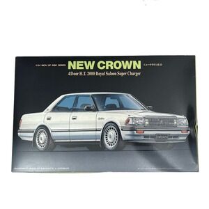 Fujimi Toyota New Crown Model Kit 4Door HT 2000 Royal Saloon Super Charger 1/24